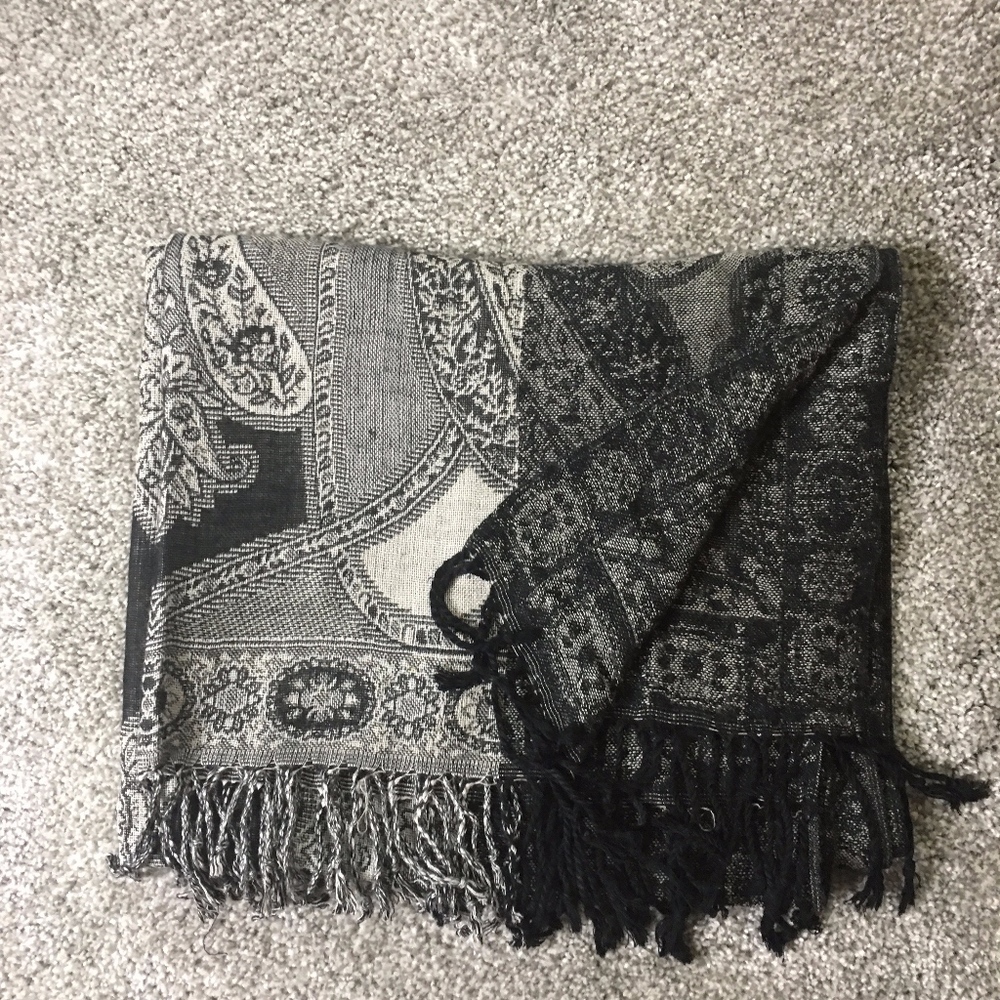 ✅ Scarf
